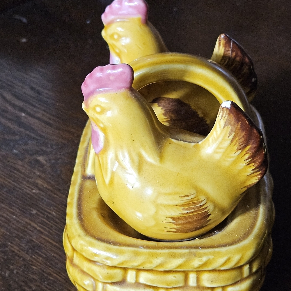 Yellow Chicken Salt and Pepper Shakers - Picture 3 of 8